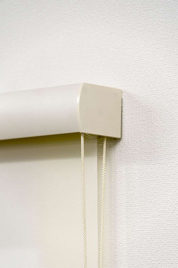 ロールスクリーン カバー付き 幅80cm×高さ220cm シンプル おしゃれ 北欧 オフィス マンション 間仕切り ロールカーテン(代引不可)