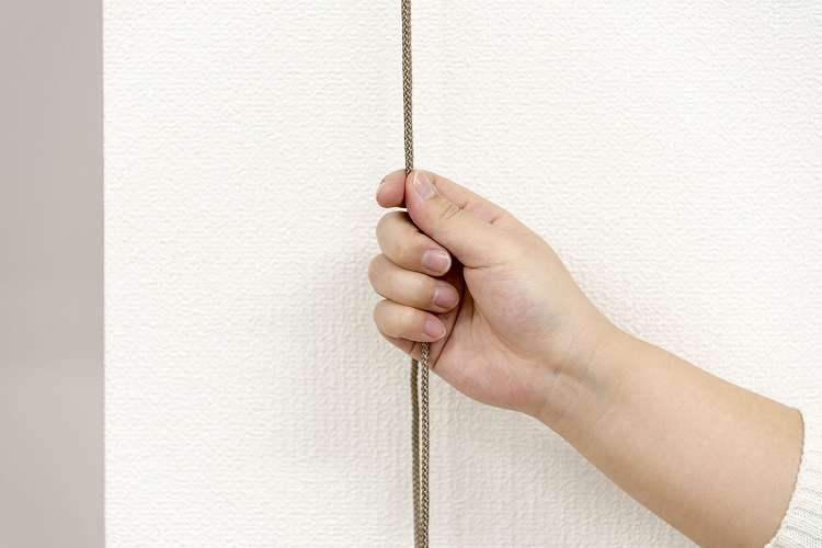 ロールスクリーン カバー付き 遮光 幅60cm×高さ135cm シンプル おしゃれ 北欧 オフィス マンション 間仕切り ロールカーテン(代引不可)
