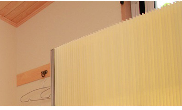 パーテーション プリティア 90×140cm 間仕切り 防炎生地 折りたたみ アルミ製 軽量 伸縮 スクリーン 目隠し 壁 リビング(代引不可)