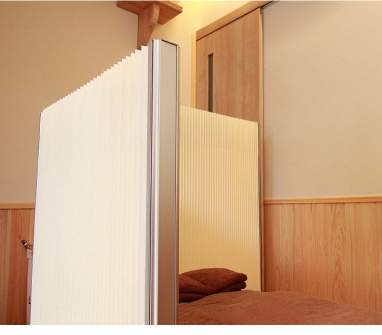 パーテーション プリティア 135×120cm 間仕切り 防炎生地 折りたたみ アルミ製 軽量 伸縮 スクリーン 目隠し 壁 リビング(代引不可)