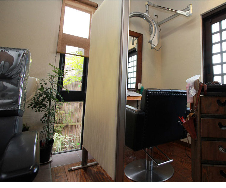 パーテーション プリティア 135×160cm 間仕切り 防炎生地 折りたたみ アルミ製 軽量 伸縮 スクリーン 目隠し 壁 リビング(代引不可)