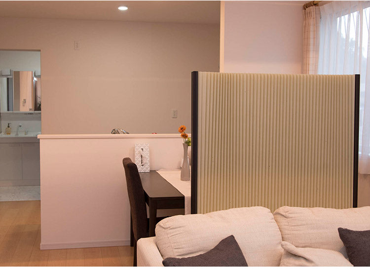 パーテーション プリティア 和紙調 90×125cm 間仕切り 防炎生地 折りたたみ アルミ製 軽量 伸縮 スクリーン 目隠し 壁 リビング 和風 生成 白雪 鶯 キナリ シラユキ ウグイス(代引不可)