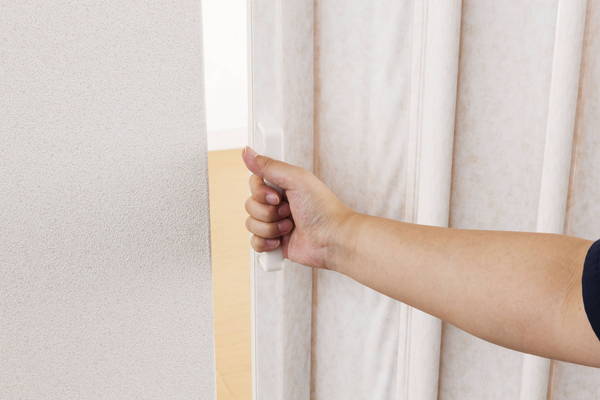 木目調アコーデオンドア W200×H174cm 間仕切り 遮熱 仕切り パーテーション おしゃれ(代引不可)