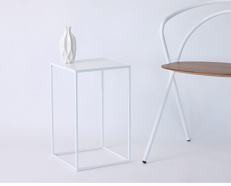 日本製 燕三条 完成品 サイドテーブル 四角型 27.4×27.4 高さ44.7cm ラウンドテーブル 棚 ディスプレイ 正方形 ソファサイド ベッドサイド ナイトテーブル KUROSHIRO abekin(代引不可)