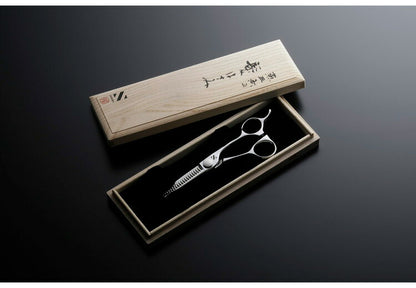 燕三条の髪はさみ シゲル工業 美容師のミニスキばさみ 15cm 桐箱入り 家庭用 セルフカット 本格仕様 スキはさみ スキ鋏 散髪はさみ 子ども ヘアカット 日本製 国産 プレゼント ギフト(代引不可)