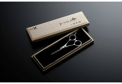 燕三条の髪はさみ シゲル工業 美容師のミニカットはさみ 13cm 桐箱入り 家庭用 セルフカット 本格仕様 カット鋏 カットハサミ 散髪はさみ 子ども ヘアカット 日本製 国産 プレゼント ギフト(代引不可)
