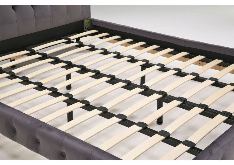 ベッドフレーム クイーン ベロア調ヘッドボード クイーンサイズ すのこベッド ベッド フロアベッド フレーム 寝具 インテリア フレーム ベロア アイアン脚 フロアタイプ チェスターフィールド調(代引不可)