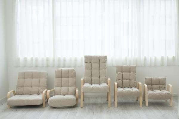 アイリスオーヤマ ウッドアームチェア リクライニングチェア Sサイズ 肘付き 座椅子 高座椅子 パーソナルチェア WAC-S IRIS OYAMA(代引不可)