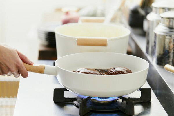 アイリスオーヤマ フライパン・鍋 6点セット 木目調ハンドル 可愛い かわいい おしゃれ ルオント フライパン・なべ 6点セット LUO-SE6W IRIS OYAMA(代引不可)