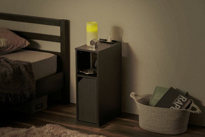 アイリスオーヤマ ナイトテーブル 扉付き 幅18 サイドテーブル コンセント ナイトテーブル ベッドサイド スマホスタンド付き 扉 収納付き 隙間収納 すき間収納 ブラック NTB-180T IRIS OYAMA(代引不可)