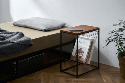 アイリスオーヤマ スチールフレームサイドテーブル ナイトテーブル 棚付き テーブル ナイトボード スチール脚 リビング ソファ 寝室 メッシュ棚 ウォールナット SFST-247M IRIS OYAMA(代引不可)