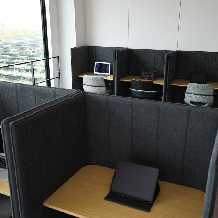 ブースデスク パーソナルデスク 幅88 奥行65.5 高さ123.5cm パソコンデスク 個人用 オフィス リモートワーク デスク 勉強机 プライバシー 目隠し 仕切り パーテーション 作業 集中(代引不可)