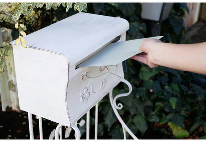 ポスト 置き型 フラワーレリーフスタンドポスト 幅42.5cm スタンドポスト おはれ 花柄 一戸建て用 アンティーク 郵便ポスト 置き型ポスト スリム メールボックス 新聞受け(代引不可)