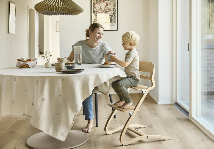 【チェア本体】リエンダー Louie ルーイー ハイチェア ベビーチェア 椅子 キッズ家具 背もたれ 背板 足置き 木材 デザイン 高級感 おしゃれ ベビー家具 ベビールーム 赤ちゃん カプチーノ ホワイト 高さ82cm 幅55cm 奥行56cm(代引不可)