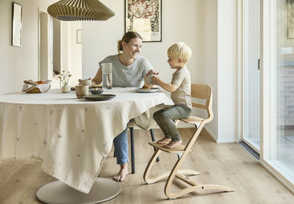 正規品 10年保証 【チェア本体】リエンダー Louie ルーイー ハイチェア ベビーチェア 椅子 キッズ家具 背もたれ 背板 足置き 木材 デザイン 高級感 おしゃれ ベビールーム 赤ちゃん 高さ82cm 幅55cm(代引不可)