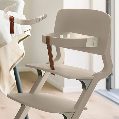 セーフティーバー ハイチェア ベビーチェア 椅子 キッズ家具 Louie ルーイー 背もたれ 背板 足置き 木材 デザイン 高級感 おしゃれ ベビー家具 ベビールーム 赤ちゃん カプチーノ(代引不可)
