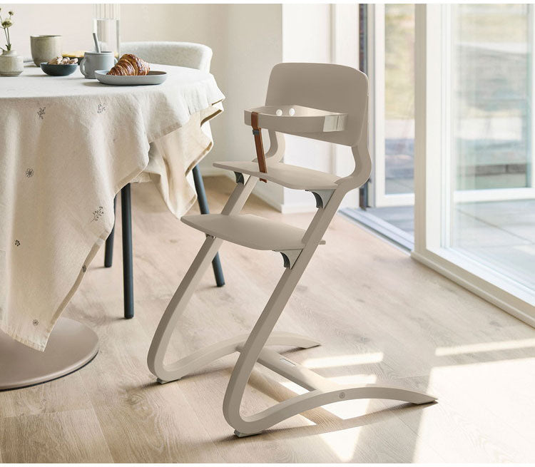 セーフティーバー ハイチェア ベビーチェア 椅子 キッズ家具 Louie ルーイー 背もたれ 背板 足置き 木材 デザイン 高級感 おしゃれ ベビー家具 ベビールーム 赤ちゃん カプチーノ(代引不可)