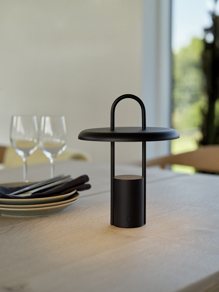 STELTON ステルトン ピアー ポータブル ランプ Pier Portable Lamp 【正規販売店】 テーブルランプ おしゃれ コードレス 持ち運び 充電式 バッテリー内臓 LEDランタン ライト 照明 ランプ 卓上ライト(代引不可)