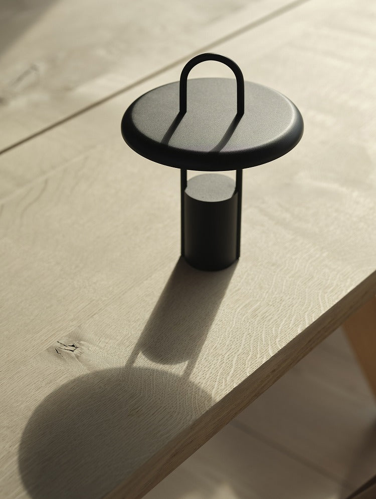 STELTON ステルトン ピアー ポータブル ランプ Pier Portable Lamp 【正規販売店】 テーブルランプ おしゃれ コードレス 持ち運び 充電式 バッテリー内臓 LEDランタン ライト 照明 ランプ 卓上ライト(代引不可)