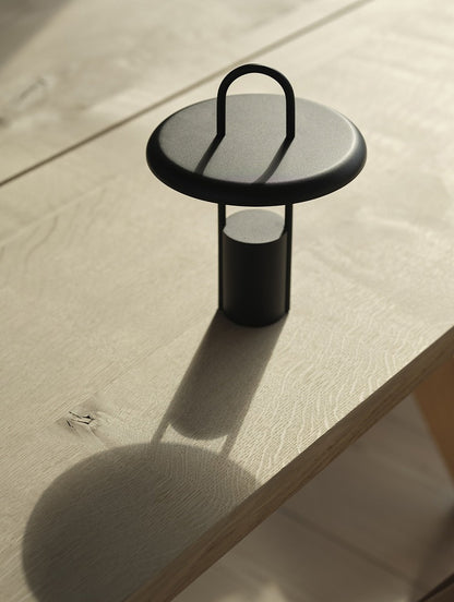 STELTON ステルトン ピアー ポータブル ランプ Pier Portable Lamp 【正規販売店】 テーブルランプ おしゃれ コードレス 持ち運び 充電式 バッテリー内臓 LEDランタン ライト 照明 ランプ 卓上ライト(代引不可)