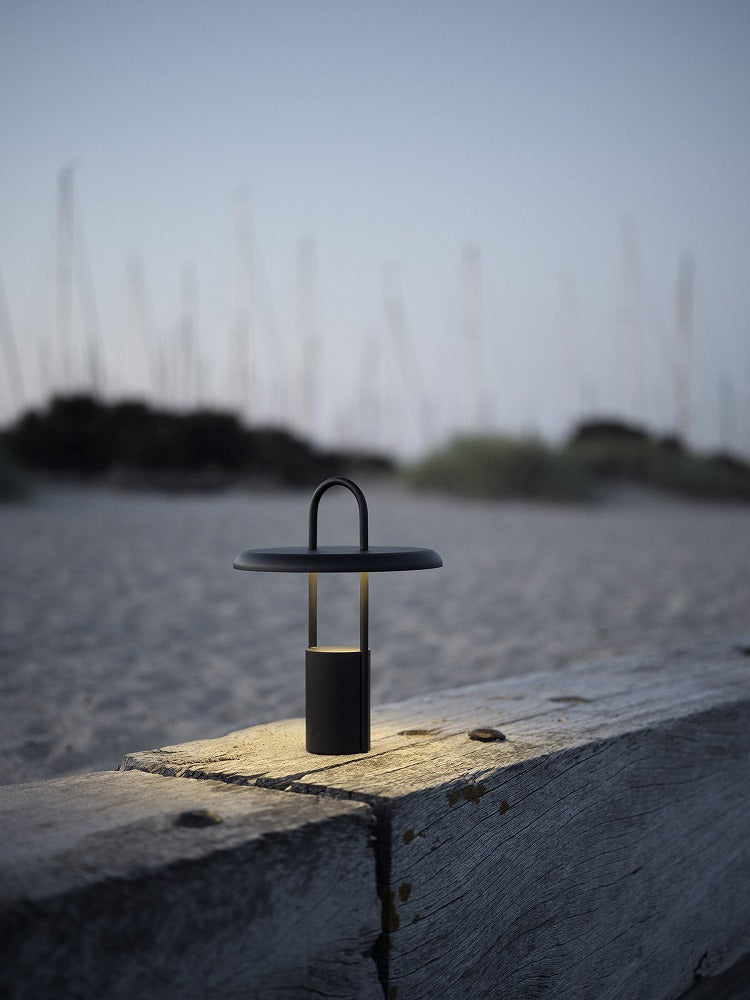 STELTON ステルトン ピアー ポータブル ランプ Pier Portable Lamp 【正規販売店】 テーブルランプ おしゃれ コードレス 持ち運び 充電式 バッテリー内臓 LEDランタン ライト 照明 ランプ 卓上ライト(代引不可)