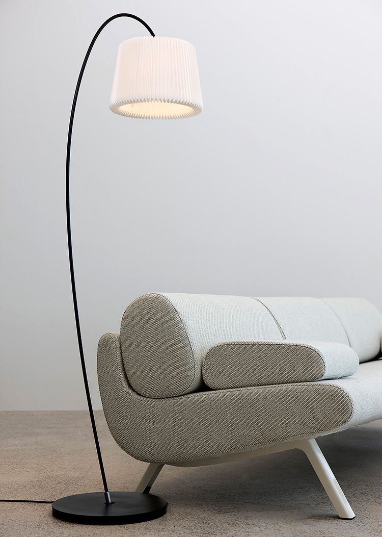 【当店在庫有】スノードロップ プラスチックシェード 日本正規品 LE KLINT レ・クリント SNOWDROP フロアランプ KF320M レクリント フロアライト スタンドライト 間接照明 北欧 デンマーク製 北欧照明 おしゃれ 照明 シンプル(代引不可)