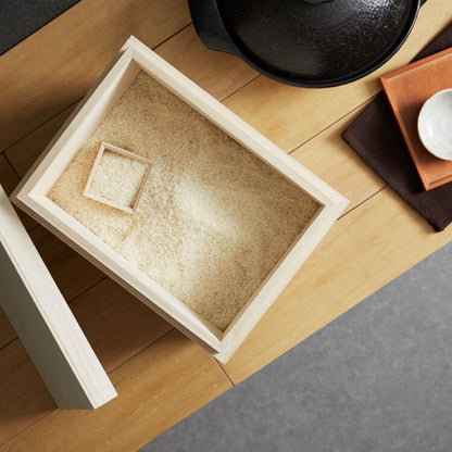 米びつ 桐 10kg 日本製 マス付き かぶせ蓋 新潟製造 おしゃれ キッチン 収納 お米 ライスストッカー ライスボックス ストッカー 防虫 虫除け 収納 米櫃 米ビツ 和風 木製 台所 総桐製 天然木(代引不可)