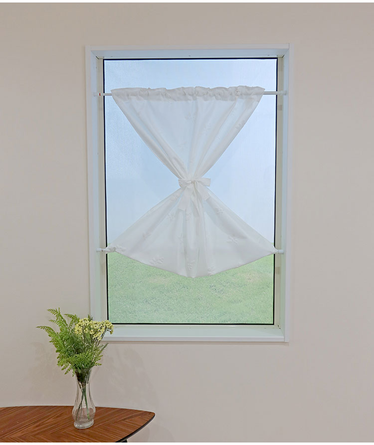 日本製 小窓レースカーテン 約巾70cm×丈120cm 小窓 出窓 カフェカーテン 遮熱 断熱 UVカット 目隠し 北欧調 リーフ柄 人気 エコリエ(R) 小窓用ミラーレースカーテン 共生地リボン付き キッチン(代引不可)