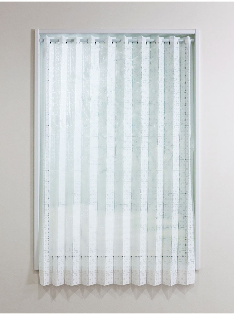 日本製 巾100cm×丈115cm ホワイト パタパタ アコーディオンカフェカーテン ドット柄 ハサミでカット 程よい透け感 取り付け簡単(代引不可)