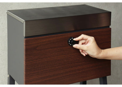 スタンドポスト ステンレス 木目調 郵便ポスト 郵便受け メール便 大きめ投函口 大容量 鍵付き 置き配対応 錆びにくい 一戸建て用 置き型 工事不要 シンプル スタイリッシュ おしゃれ 木目調 北欧風(代引不可)