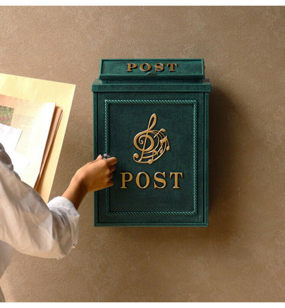 壁掛けポスト 鋳物製 音符 郵便ポスト アンティーク風 鋳物 A4サイズ レターパック 大きめ 大容量 横開き扉 鋳造加工 ブロンズ グリーン ブラウン 郵便受け ヴィンテージ シンプル レトロ おしゃれ(代引不可)