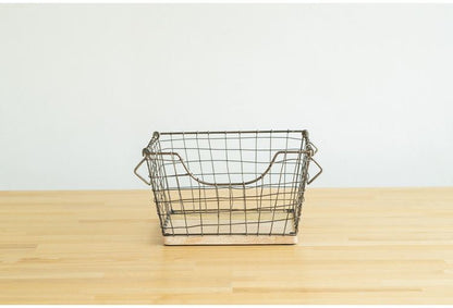 アンティーク調 ワイヤーバスケット Sサイズ シンプル スチール おしゃれ 北欧 かわいい 底板 天然木使用 一人暮らし 雑貨 雑貨入れ 収納(代引不可)