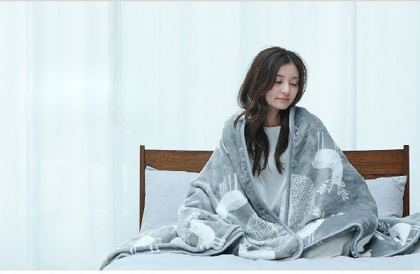 日本製 電気毛布 ブランケット 北欧 フランネル 着る電気毛布 ユニセックス curun クルン エルク柄 140x140cm 着る毛布 国産(代引不可)