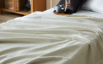 シルク毛布 シングル 140×200cm シルク100% 絹100% 毛羽部分シルク100% 天然素材 オールシーズン シンプル しっとり柔らかシルク毛布 毛布 ブランケット 寝具 布団 掛け布団 肌掛け 肌掛け毛布