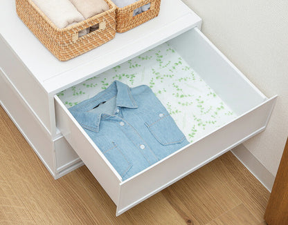 消臭引き出しシート 40×360cm 消臭 抗菌 防カビ 収納シート タンスシート 棚シート タンス用 引き出し用 服 洋服 収納棚 棚敷きシート 収納 フリーカット 保護 白 日本製 東和産業