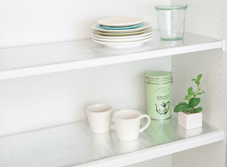 食器棚シート 奥行30cm×500cm 防虫 アルミタイプ 食器 シート 防カビ 食器棚 キッチンシート キッチン シンク下 引き出し 棚 引き出しシート フリーカット 収納 棚板保護 日本製 HC 東和産業