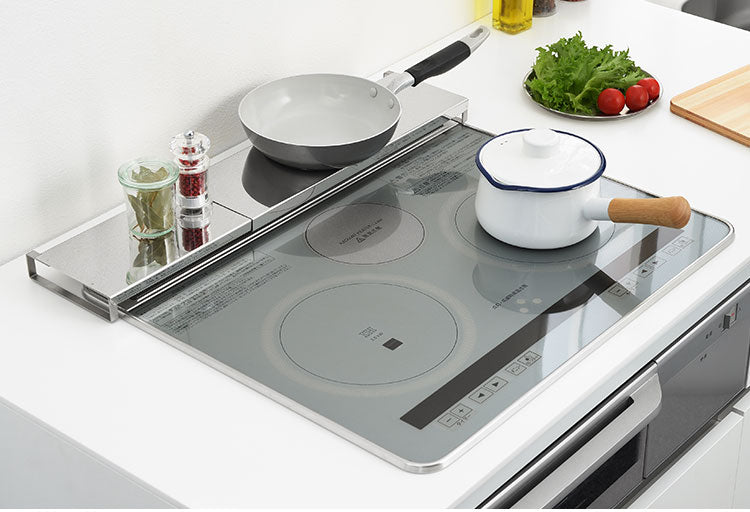 日本製 燕三条 伸縮式コンロカバー 幅42~77.5cm オールステンレス コンロ奥カバー ラック グリル 排気口カバー 油汚れ 油はね 防止 IH対応 スマート フラット 調味料ラック スパイスラック A-77775