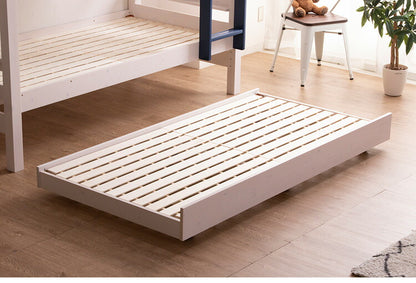 3段ベッド 三段ベッド 親子ベッド 耐荷重900kg 子供用 大人用 子供部屋 コンセント付き ライト付き キャスター 木製ベッド フック付き すのこ ベッド 天然木 パイン材 北欧 おしゃれ ゲストハウス(代引不可)