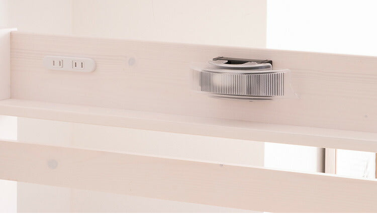 3段ベッド 三段ベッド 親子ベッド 耐荷重900kg 子供用 大人用 子供部屋 コンセント付き ライト付き キャスター 木製ベッド フック付き すのこ ベッド 天然木 パイン材 北欧 おしゃれ ゲストハウス(代引不可)