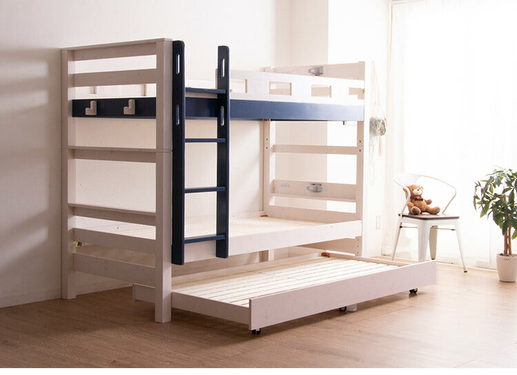 3段ベッド 三段ベッド 親子ベッド 耐荷重900kg 子供用 大人用 子供部屋 コンセント付き ライト付き キャスター 木製ベッド フック付き すのこ ベッド 天然木 パイン材 北欧 おしゃれ ゲストハウス(代引不可)