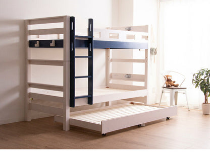 3段ベッド 三段ベッド 親子ベッド 耐荷重900kg 子供用 大人用 子供部屋 コンセント付き ライト付き キャスター 木製ベッド フック付き すのこ ベッド 天然木 パイン材 北欧 おしゃれ ゲストハウス(代引不可)