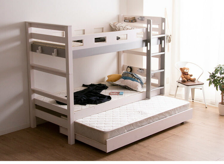 3段ベッド 三段ベッド 親子ベッド 耐荷重900kg 子供用 大人用 子供部屋 コンセント付き ライト付き キャスター 木製ベッド フック付き すのこ ベッド 天然木 パイン材 北欧 おしゃれ ゲストハウス(代引不可)