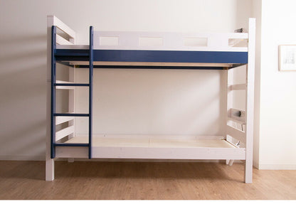 3段ベッド 三段ベッド 親子ベッド 耐荷重900kg 子供用 大人用 子供部屋 コンセント付き ライト付き キャスター 木製ベッド フック付き すのこ ベッド 天然木 パイン材 北欧 おしゃれ ゲストハウス(代引不可)