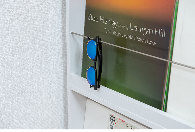 薄型マガジンラック 幅36cm ホワイト スリム 北欧 壁 コンパクト 省スペース 玄関収納 壁面収納 玄関 スリッパ ラック 部屋 家具 木製 トイレラック ルームシューズ 薄型 スリッパ収納 ギフト(代引不可)