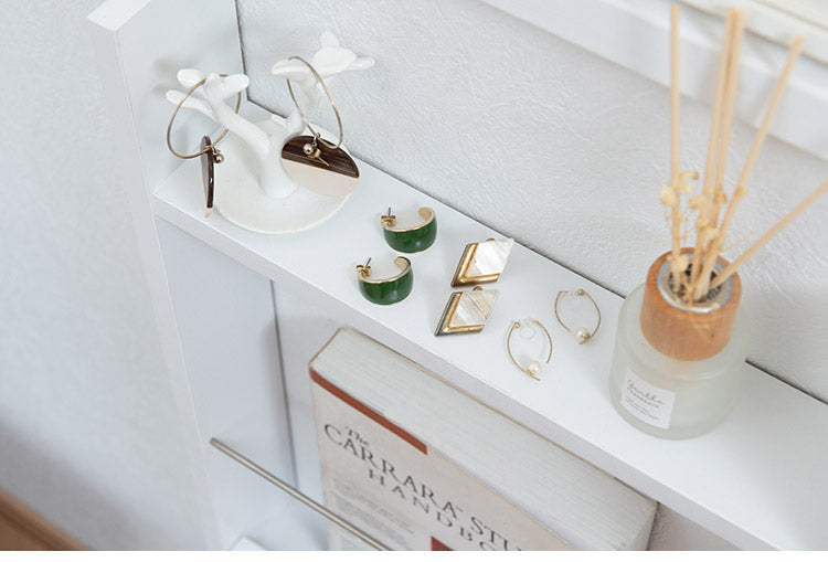 薄型マガジンラック 幅60cm ホワイト スリム 北欧 壁 コンパクト 省スペース 玄関収納 壁面収納 玄関 スリッパ ラック 部屋 家具 木製 トイレラック ルームシューズ 薄型 スリッパ収納 ギフト(代引不可)