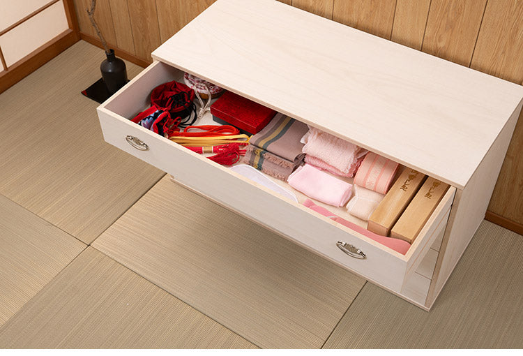 シルバー取っ手が華やかな桐クローゼットチェスト 幅99.5 奥行44 高さ61cm 4段タイプ キャスター付き 生地仕上げ 日本製 完成品(代引不可)