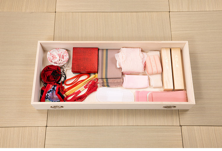 シルバー取っ手が華やかな桐クローゼットチェスト 幅99.5 奥行44 高さ61cm 4段タイプ キャスター付き 生地仕上げ 日本製 完成品(代引不可)