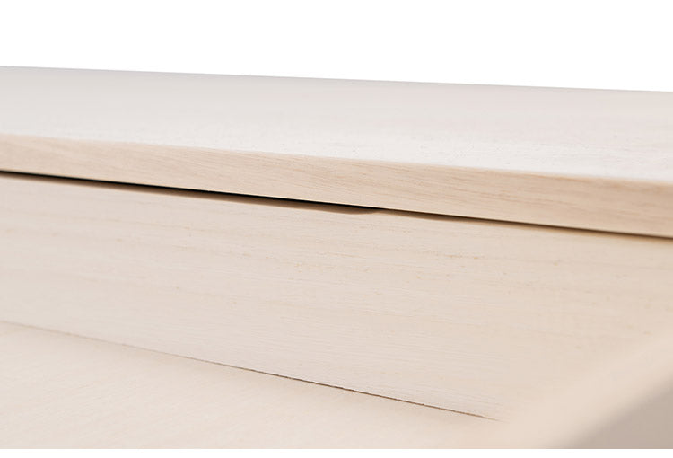 シルバー取っ手が華やかな桐クローゼットチェスト 幅99.5 奥行44 高さ61cm 4段タイプ キャスター付き 生地仕上げ 日本製 完成品(代引不可)