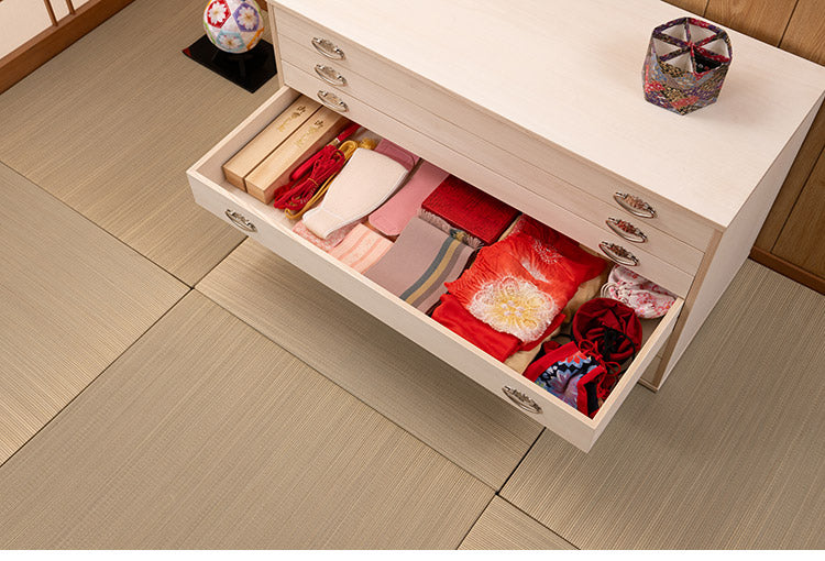 シルバー取っ手が華やかな桐クローゼットチェスト 幅99.5 奥行44 高さ61cm 6段タイプ キャスター付き 生地仕上げ 日本製 完成品(代引不可)