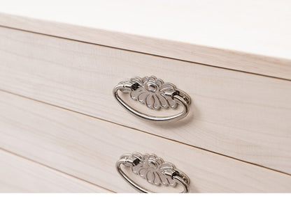 シルバー取っ手が華やかな桐クローゼットチェスト 幅99.5 奥行44 高さ61cm 6段タイプ キャスター付き 生地仕上げ 日本製 完成品(代引不可)